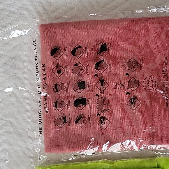 Two Multifunctional Seamless Wear - Picture 2 of 4